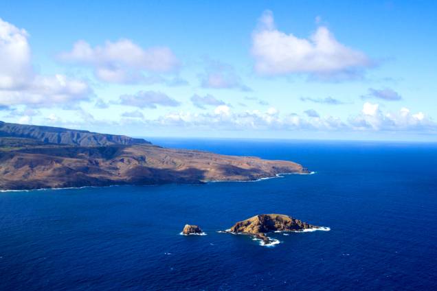 <strong>10. <a href="https://www.youtube.com/watch?v=-8l0_mzi9no" rel="Eddie Vedder – Can’t Keep" target="_blank">Eddie Vedder – Can’t Keep</a> - Kalaupapa, Costa de Molokai, Havaí, <a href="https://viajeaqui.abril.com.br/paises/estados-unidos" rel="Estados Unidos" target="_self">Estados Unidos</a></strong> A vibe havaiana do instrumento em questão resultou em um clipe que, se assistido dentro de um escritório, deixaria qualquer executivo aborrecido. A beleza da costa de <em>Molokai</em> foi extremamente valorizada pela direção. <a href="https://www.youtube.com/watch?v=-8l0_mzi9no" rel="É só dar o play e babar" target="_blank">É só dar o play e babar</a> <strong>10. <a href="https://www.youtube.com/watch?v=-8l0_mzi9no" rel="Eddie Vedder – Can’t Keep" target="_blank">Eddie Vedder – Can’t Keep</a> - Kalaupapa, Costa de Molokai, Havaí, <a href="https://viajeaqui.abril.com.br/paises/estados-unidos" rel="Estados Unidos" target="_self">Estados Unidos</a></strong> A vibe havaiana do instrumento em questão resultou em um clipe que, se assistido dentro de um escritório, deixaria qualquer executivo aborrecido. A beleza da costa de <em>Molokai</em> foi extremamente valorizada pela direção. <a href="https://www.youtube.com/watch?v=-8l0_mzi9no" rel="É só dar o play e babar" target="_blank">É só dar o play e babar</a>