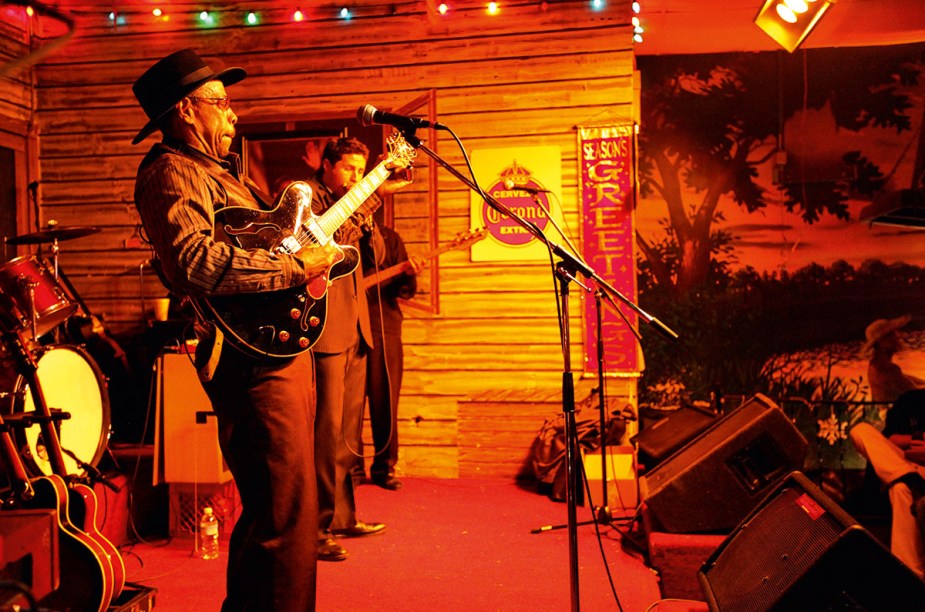 Kingston Mines, blues club responsa