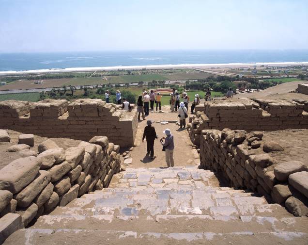 O sítio arqueológico de Pachacamac fica a cerca de 40 quilômetros de Lima, capital do Peru, e outrora foi um importante centro cerimonial da cultura lima, anterior aos incas O sítio arqueológico de Pachacamac fica a cerca de 40 quilômetros de Lima, capital do Peru, e outrora foi um importante centro cerimonial da cultura lima, anterior aos incas