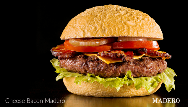 <strong>3. <a href="https://www.restaurantemadero.com.br/" target="_blank">Madero</a> - </strong>Ainda que cative pelo palmito na brasa e pelo pão francês redondo, a casa curitibana que se espalhou por doze estados (às vezes operando em contêineres) não faz o melhor cheeseburguer do mundo, como se autoqualifica no menu, mas é boa. A carne vem da fábrica própria, em <a href="https://viajeaqui.abril.com.br/cidades/br-pr-ponta-grossa" target="_blank">Ponta Grossa</a>, onde uma máquina holandesa imita o manufaturar do hambúrguer de 180 gramas. <em>Rua Bandeira Paulista, 823 - Itaim Bibi</em> <strong>3. <a href="https://www.restaurantemadero.com.br/" target="_blank">Madero</a> - </strong>Ainda que cative pelo palmito na brasa e pelo pão francês redondo, a casa curitibana que se espalhou por doze estados (às vezes operando em contêineres) não faz o melhor cheeseburguer do mundo, como se autoqualifica no menu, mas é boa. A carne vem da fábrica própria, em <a href="https://viajeaqui.abril.com.br/cidades/br-pr-ponta-grossa" target="_blank">Ponta Grossa</a>, onde uma máquina holandesa imita o manufaturar do hambúrguer de 180 gramas. <em>Rua Bandeira Paulista, 823 - Itaim Bibi</em>