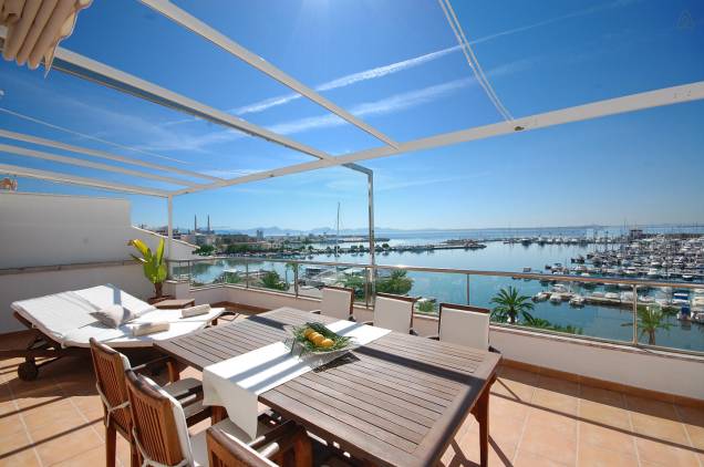 <a href="https://www.airbnb.com.br/rooms/2595947" rel="18. Maiorca, Espanha" target="_blank"><strong>18. Maiorca, Espanha</strong></a>Essa cobertura de 100 metros quadrados tem vista para a marina e para a praia e um incrível terraço com teto de vidro <a href="https://www.airbnb.com.br/rooms/2595947" rel="18. Maiorca, Espanha" target="_blank"><strong>18. Maiorca, Espanha</strong></a>Essa cobertura de 100 metros quadrados tem vista para a marina e para a praia e um incrível terraço com teto de vidro