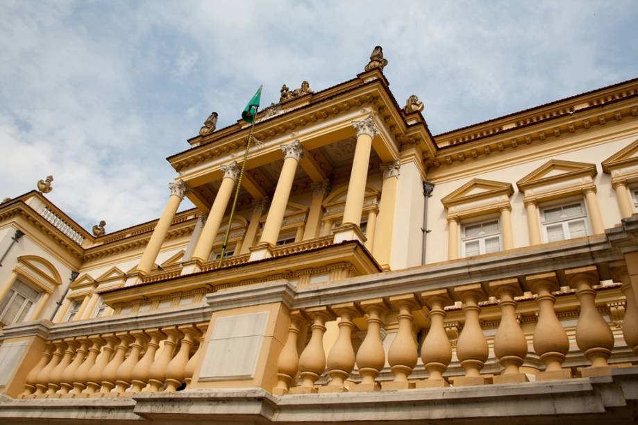 <a href="https://viajeaqui.abril.com.br/estabelecimentos/br-am-manaus-atracao-palacio-da-justica" rel="Centro Cultural Palácio da Justiça" target="_blank">Centro Cultural Palácio da Justiça</a>, em Manaus (AM), atração duas estrelas indicada pelo <a href="https://viajeaqui.abril.com.br/materias/guias-guia-brasil-2012" rel="GUIA BRASIL 2012" target="_blank">GUIA BRASIL 2012</a>
