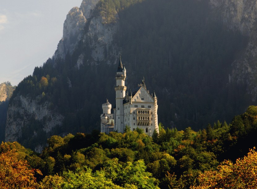 <a href="https://viajeaqui.abril.com.br/estabelecimentos/alemanha-bavaria-estado-da-baviera-atracao-neuschwanstein" rel="Castelo  Neuschwanstein" target="_self">Castelo  Neuschwanstein</a>, <a href="https://viajeaqui.abril.com.br/paises/alemanha" rel="Alemanha" target="_self">Alemanha</a>