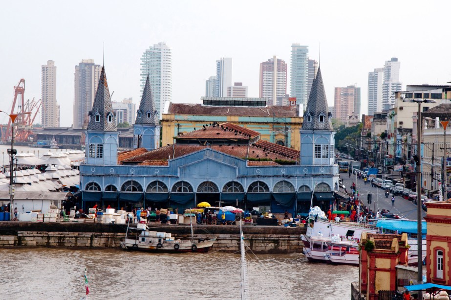 Vista do Mercado Ver-o-Peso, em Belém; algumas atividades do maior festival gastronômico do Norte do Brasil ocorrem nas dependências do famoso mercado