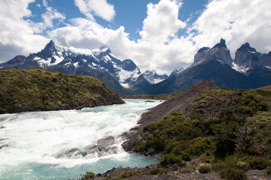 Com áreas de cenários naturais impressionante e paisagens típicas de inverno, a <a href="https://viajeaqui.abril.com.br/cidades/ar-patagonia" rel="Patagônia" target="_blank">Patagônia</a> é considerada como um dos destinos mais bonitos do planeta. Por aqui, é fácil encontrar montanhas de picos nevados, lagos de águas leitosas em tons de azul, verde a até mesmo cinza. Suas trilhas revelam a presença de animais selvagens e típicos da região