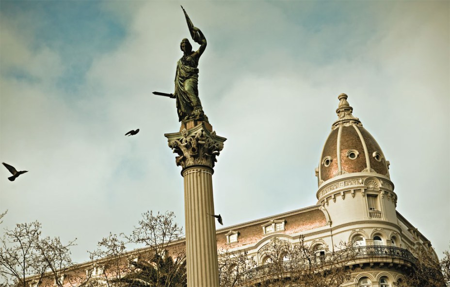 Um dia qualquer: o Palácio Montero, de 1929, na Plaza de Cagancha