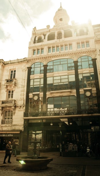 A fachada da livraria Puro Verso, na Sarandí