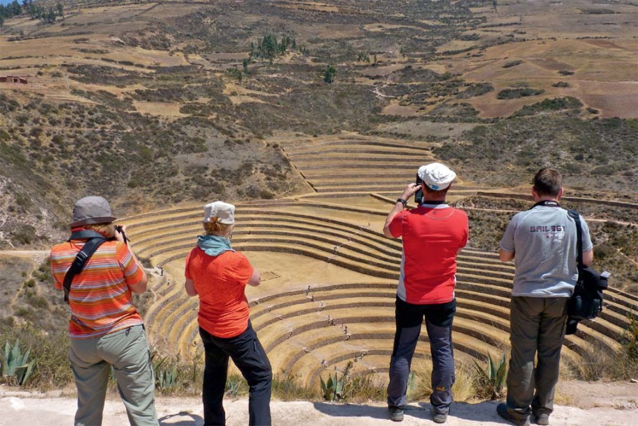 <strong>Moray</strong>Esta construção alucinadamente sinuosa e circular foi um laboratório agrícola. Moray fica no Vale Sagrado, formado por numerosos rios que descem por pequenos vales, o que transformou a região num oásis para o plantio. Ali estão reunidos sítios arqueológicos importantes