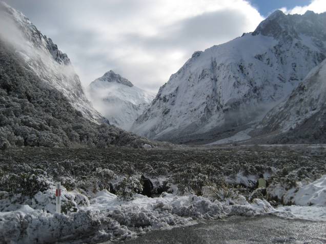 <strong>9. Milford Road, Nova Zelândia </strong>Com 294 quilômetros de extensão, a Estrada Estadual 94, no sul da Nova Zelândia, é considerada uma das mais belas do planeta, passando por vales, cânions e rios entre Milford Sound e Gore <strong>9. Milford Road, Nova Zelândia </strong>Com 294 quilômetros de extensão, a Estrada Estadual 94, no sul da Nova Zelândia, é considerada uma das mais belas do planeta, passando por vales, cânions e rios entre Milford Sound e Gore