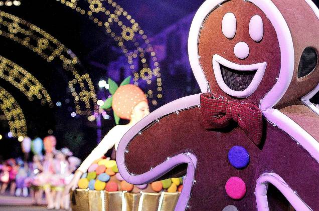 O Grande Desfile de Natal é uma das maiores atrações do evento natalino na cidade gaúcha O Grande Desfile de Natal é uma das maiores atrações do evento natalino na cidade gaúcha