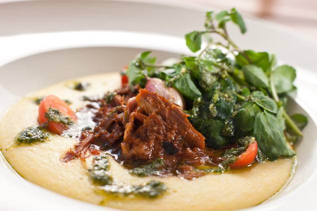 Ragu de cordeiro com poleta cremosa, tomate cereja e alho Confit, prato principal servido no estrelado <a href="https://viajeaqui.abril.com.br/estabelecimentos/br-sp-sao-paulo-restaurante-o-pote-do-rei" rel="O Pote do Rei"><strong>O Pote do Rei</strong></a>, na Restaurant Week em São Paulo Ragu de cordeiro com poleta cremosa, tomate cereja e alho Confit, prato principal servido no estrelado <a href="https://viajeaqui.abril.com.br/estabelecimentos/br-sp-sao-paulo-restaurante-o-pote-do-rei" rel="O Pote do Rei"><strong>O Pote do Rei</strong></a>, na Restaurant Week em São Paulo