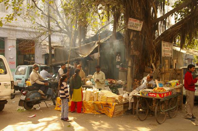 Vendinha típica e abençoada pelos deuses no Paharganj, o bairro dos mochileiros Vendinha típica e abençoada pelos deuses no Paharganj, o bairro dos mochileiros