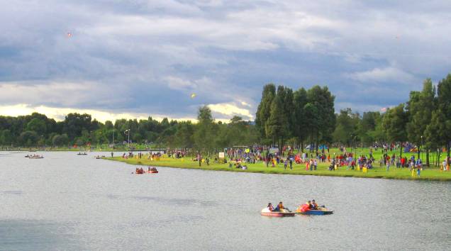 <strong><a href="https://viajeaqui.abril.com.br/cidades/colombia-bogota" rel="Bogotá" target="_self">Bogotá</a></strong> O complexo do Parque Central Simón Bolívar (foto), em <a href="https://viajeaqui.abril.com.br/cidades/colombia-bogota" rel="Bogotá" target="_self">Bogotá</a>, foi construído em 1968, quando o Papa Paulo VI visitou o país e realizou uma missa no local. Hoje, o parque recebe eventos e shows e possui espaços para passear com pets e crianças <em><a href="https://www.booking.com/city/co/bogota.pt-br.html?aid=332455&label=viagemabril-cenarios-da-colombia" rel="Veja preços de hotéis em Bogotá no Booking.com" target="_blank">Veja preços de hotéis em Bogotá no Booking.com</a></em> <strong><a href="https://viajeaqui.abril.com.br/cidades/colombia-bogota" rel="Bogotá" target="_self">Bogotá</a></strong> O complexo do Parque Central Simón Bolívar (foto), em <a href="https://viajeaqui.abril.com.br/cidades/colombia-bogota" rel="Bogotá" target="_self">Bogotá</a>, foi construído em 1968, quando o Papa Paulo VI visitou o país e realizou uma missa no local. Hoje, o parque recebe eventos e shows e possui espaços para passear com pets e crianças <em><a href="https://www.booking.com/city/co/bogota.pt-br.html?aid=332455&label=viagemabril-cenarios-da-colombia" rel="Veja preços de hotéis em Bogotá no Booking.com" target="_blank">Veja preços de hotéis em Bogotá no Booking.com</a></em>