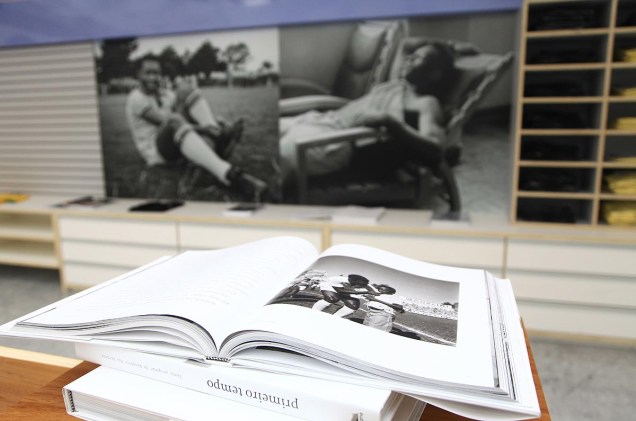 Livros que relatam a história do jogador estão expostos no Museu em Santos (SP) Livros que relatam a história do jogador estão expostos no Museu em Santos (SP)