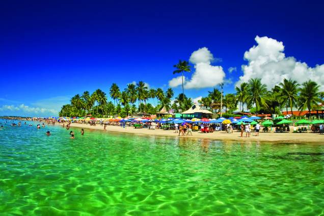 A praia do Centro de Porto de Galinhas abriga o maior atrativo do destino: as piscinas naturais. Na orla predominam barracas e vendedores ambulantes A praia do Centro de Porto de Galinhas abriga o maior atrativo do destino: as piscinas naturais. Na orla predominam barracas e vendedores ambulantes