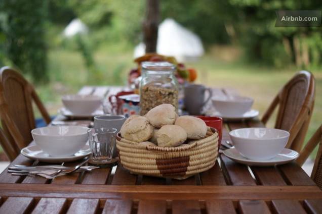 <a href="https://www.airbnb.com.br/rooms/569565" rel="9. Região do Minho, Portugal" target="_blank"><strong>9. Região do Minho, Portugal</strong></a> As tendas ficam em uma pequena fazenda, com plantação de frutas e verduras orgânicas que podem ser consumidas pelos hóspedes <a href="https://www.airbnb.com.br/rooms/569565" rel="9. Região do Minho, Portugal" target="_blank"><strong>9. Região do Minho, Portugal</strong></a> As tendas ficam em uma pequena fazenda, com plantação de frutas e verduras orgânicas que podem ser consumidas pelos hóspedes