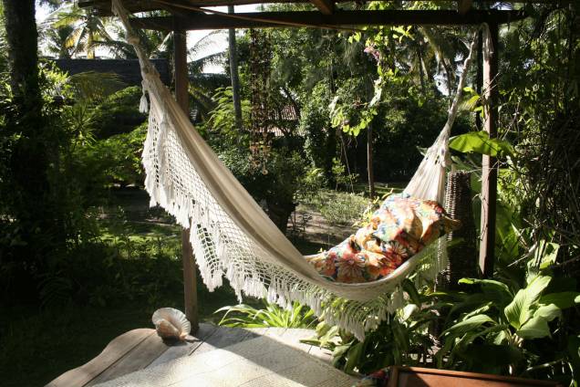 <strong><a href="https://viajeaqui.abril.com.br/estabelecimentos/br-ba-ilha-de-boipeba-hospedagem-pousada-vila-sereia" rel="Pousada Vila Sereia">Pousada Vila Sereia</a> – <a href="https://viajeaqui.abril.com.br/cidades/br-ba-ilha-de-boipeba" rel="Ilha de Boipeba (BA)">Ilha de Boipeba (BA)</a></strong><br /> <br /> Carros não entram em Boipeba, a pacata vizinha da agitada Morro de São Paulo. Para se hospedar com charme neste sossegado paraíso de praias desertas, a dica é a Pousada Vila Sereia, que tem somente quatro bangalôs. Com número reduzido de hóspedes, a proprietária garante atendimento de primeira. Um exemplo é a cesta de café da manhã, cheia de quitutes regionais. <strong><a href="https://viajeaqui.abril.com.br/estabelecimentos/br-ba-ilha-de-boipeba-hospedagem-pousada-vila-sereia" rel="Pousada Vila Sereia">Pousada Vila Sereia</a> – <a href="https://viajeaqui.abril.com.br/cidades/br-ba-ilha-de-boipeba" rel="Ilha de Boipeba (BA)">Ilha de Boipeba (BA)</a></strong><br /> <br /> Carros não entram em Boipeba, a pacata vizinha da agitada Morro de São Paulo. Para se hospedar com charme neste sossegado paraíso de praias desertas, a dica é a Pousada Vila Sereia, que tem somente quatro bangalôs. Com número reduzido de hóspedes, a proprietária garante atendimento de primeira. Um exemplo é a cesta de café da manhã, cheia de quitutes regionais.