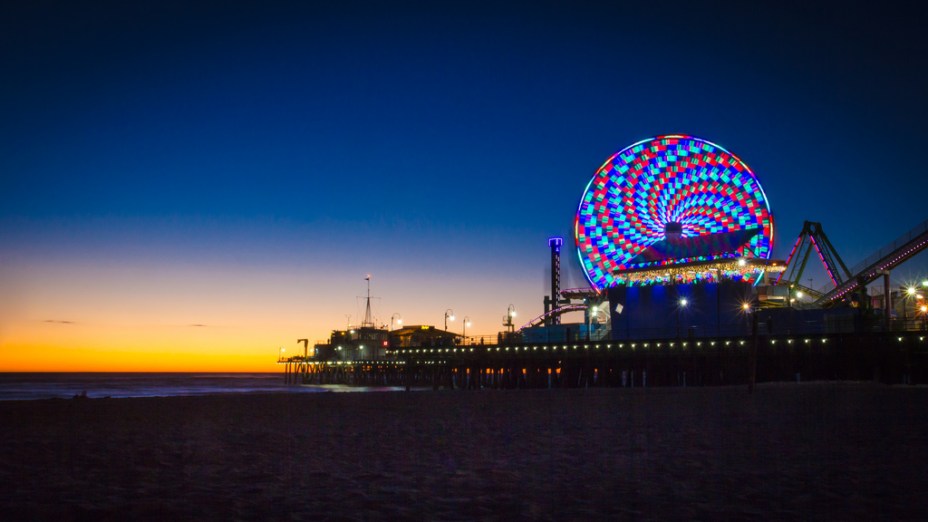 Santa Monica possui um clima bem descontraído, com boa parte das atrações junto à orla, como o parque de diversões Pacific Park