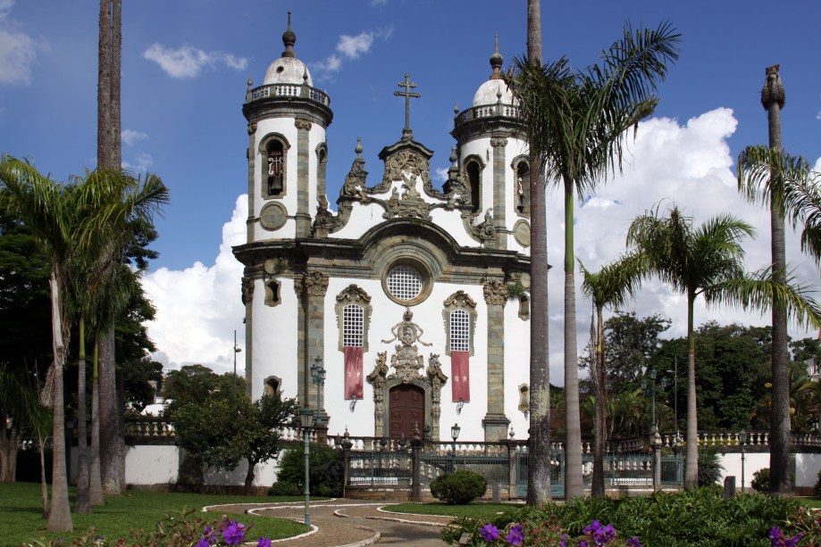 Aos domingos, há missa com música barroca na Igreja São Francisco de Assis, em São João Del Rei