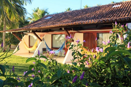 <a href="https://viajeaqui.abril.com.br/estabelecimentos/br-pe-porto-de-galinhas-hospedagem-serrambi-resort" rel="Serrambi Resort" target="_blank"><strong>Serrambi Resort</strong></a> As redes nas varandas de boa parte de seus 149 apartamentos mostram que o Serrambi Resort também tem opções para os hóspedes que precisam de sossego. Quem já não está com tanta vontade de descansar pode curtir as apresentações musicais e peças no teatro, realizadas pela equipe de recreação. <a href="https://viajeaqui.abril.com.br/estabelecimentos/br-pe-porto-de-galinhas-hospedagem-serrambi-resort" rel="Serrambi Resort" target="_blank"><strong>Serrambi Resort</strong></a> As redes nas varandas de boa parte de seus 149 apartamentos mostram que o Serrambi Resort também tem opções para os hóspedes que precisam de sossego. Quem já não está com tanta vontade de descansar pode curtir as apresentações musicais e peças no teatro, realizadas pela equipe de recreação.