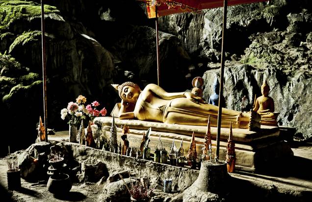 Caverna Tham Phu Kham, em Vang Vieng Caverna Tham Phu Kham, em Vang Vieng