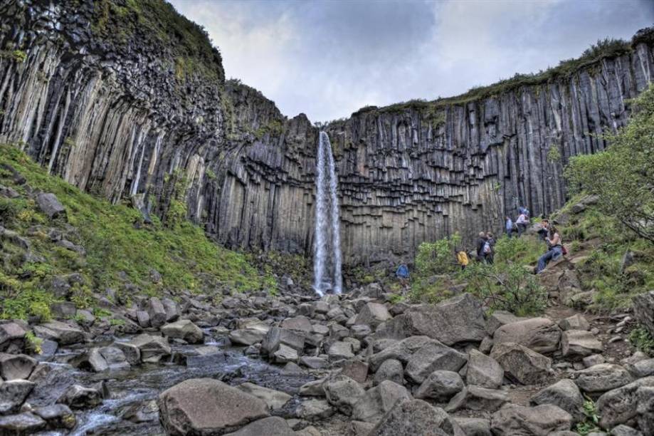 Cascata Svartifoss, na Islândia