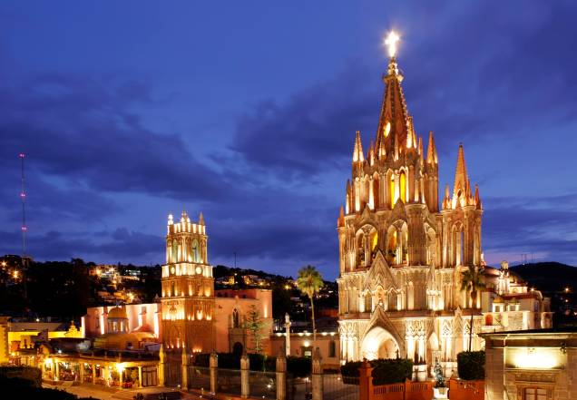 <strong>San Miguel de Allende – <a href="https://viajeaqui.abril.com.br/paises/mexico" rel="México" target="_blank">México</a></strong>Quem faz da pequenina e colonial San Miguel de Allende uma cidade ainda mais especial no Natal são seus moradores. Na véspera do Natal é comum se deparar com muitos Josés e Marias (moradores caracterizados) andando pelas ruas da cidade. A programação cultural local nessa época também é marcada por teatros e corais temáticos<a href="https://www.booking.com/city/mx/san-miguel-de-allende.pt-br.html?aid=332455&label=viagemabril-natal" rel="Veja hotéis em San Miguel de Allende no booking.com" target="_blank"><em>Veja hotéis em San Miguel de Allende no Booking.com</em></a> <strong>San Miguel de Allende – <a href="https://viajeaqui.abril.com.br/paises/mexico" rel="México" target="_blank">México</a></strong>Quem faz da pequenina e colonial San Miguel de Allende uma cidade ainda mais especial no Natal são seus moradores. Na véspera do Natal é comum se deparar com muitos Josés e Marias (moradores caracterizados) andando pelas ruas da cidade. A programação cultural local nessa época também é marcada por teatros e corais temáticos<a href="https://www.booking.com/city/mx/san-miguel-de-allende.pt-br.html?aid=332455&label=viagemabril-natal" rel="Veja hotéis em San Miguel de Allende no booking.com" target="_blank"><em>Veja hotéis em San Miguel de Allende no Booking.com</em></a>