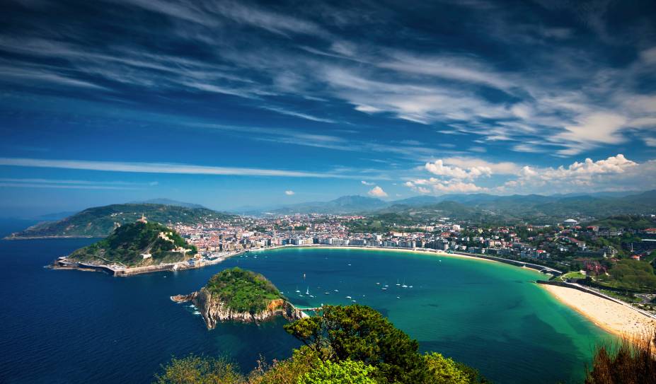 Vista aérea de San Sebastián e da Playa de La Concha