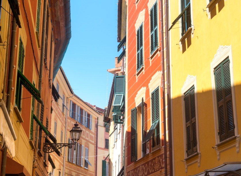 As ruas de Sestri Levante, na província de <a href="https://viajeaqui.abril.com.br/cidades/italia-genova" rel="Gênova">Gênova</a>