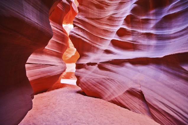 <strong>14. <a href="https://www.youtube.com/watch?v=IlV7RhT6zHs" rel="Britney Spears – Im Not A Girl, Not Yet A Woman" target="_blank">Britney Spears – Im Not A Girl, Not Yet A Woman</a> - Antelope Canyon, <a href="https://viajeaqui.abril.com.br/paises/estados-unidos" rel="Estados Unidos" target="_self">Estados Unidos</a></strong> O cenário escolhido por ela foi outro grande acerto: as belas e peculiares formações do <strong>Antelope Canyon</strong>, um dos mais visitados nos Estados Unidos, cravado nas terras do Arizona <strong>14. <a href="https://www.youtube.com/watch?v=IlV7RhT6zHs" rel="Britney Spears – Im Not A Girl, Not Yet A Woman" target="_blank">Britney Spears – Im Not A Girl, Not Yet A Woman</a> - Antelope Canyon, <a href="https://viajeaqui.abril.com.br/paises/estados-unidos" rel="Estados Unidos" target="_self">Estados Unidos</a></strong> O cenário escolhido por ela foi outro grande acerto: as belas e peculiares formações do <strong>Antelope Canyon</strong>, um dos mais visitados nos Estados Unidos, cravado nas terras do Arizona