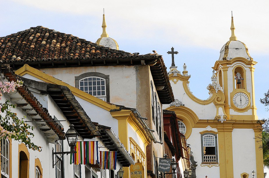 A arquitetura colonial, os detalhes charmosos na decoração e as generosas janelas com vista para o casario marcam a maioria das hospedagens de Tiradentes