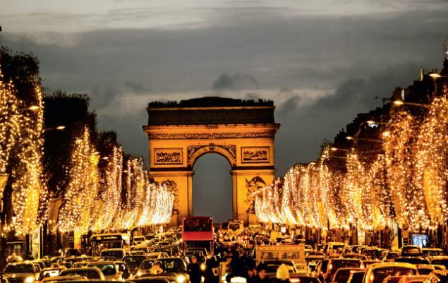 O mercadinho de Natal de Champs-Élysées é o mais clássico de Paris O mercadinho de Natal de Champs-Élysées é o mais clássico de Paris