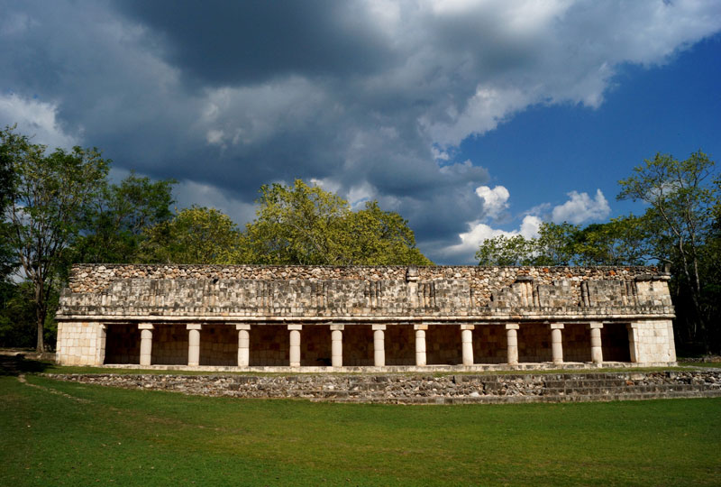 Uxmal exibe um dos exemplos mais extraordinários de arquitetura maia, conhecida como estilo Puuc. É Patrimônio Mundial pela Unesco