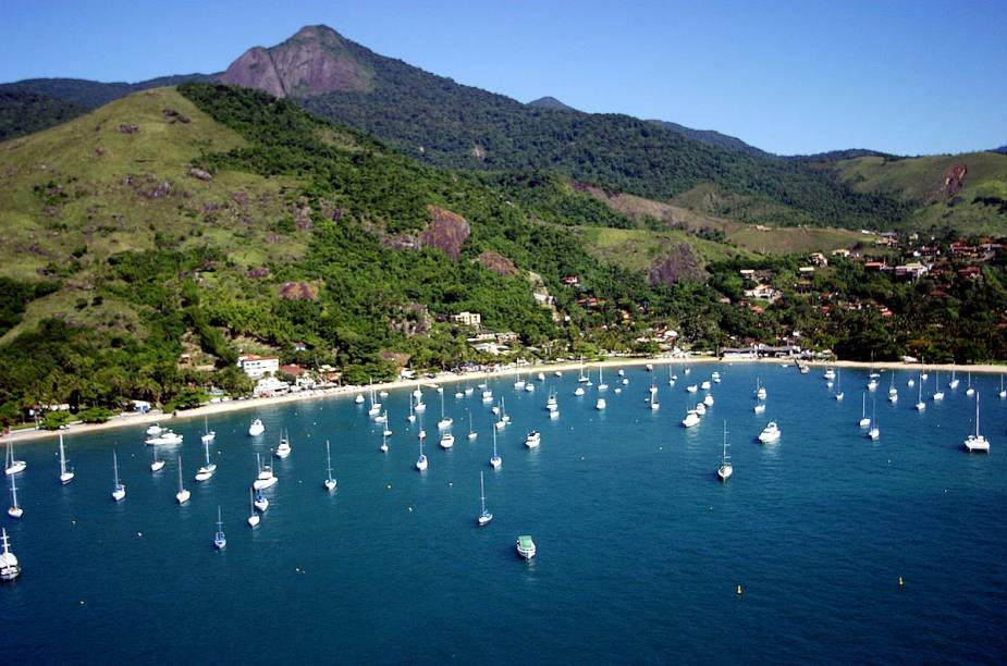 A marina de Ihabela, próxima à Vila histórica