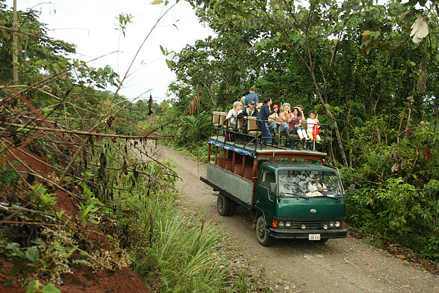 Turistas na reserva de Yachana, no Equador