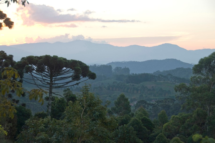 Serra da Mantiqueira vista a partir dos quartos da Pousada do Cedro