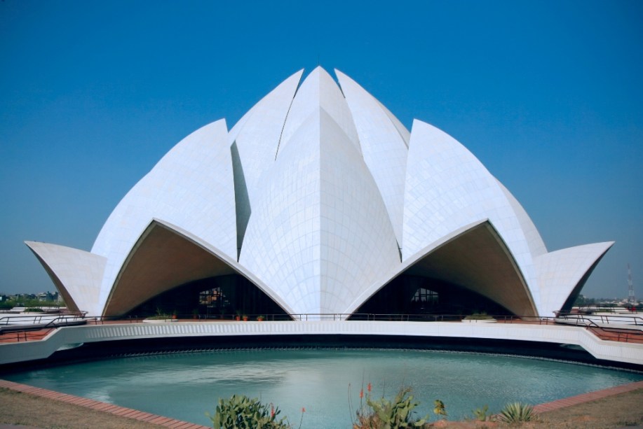 O Templo do Lótus, da Casa de Oração Bahai, em Nova Délhi, é uma casa ecumênica e um oásis espiritual na movimentada capital indiana