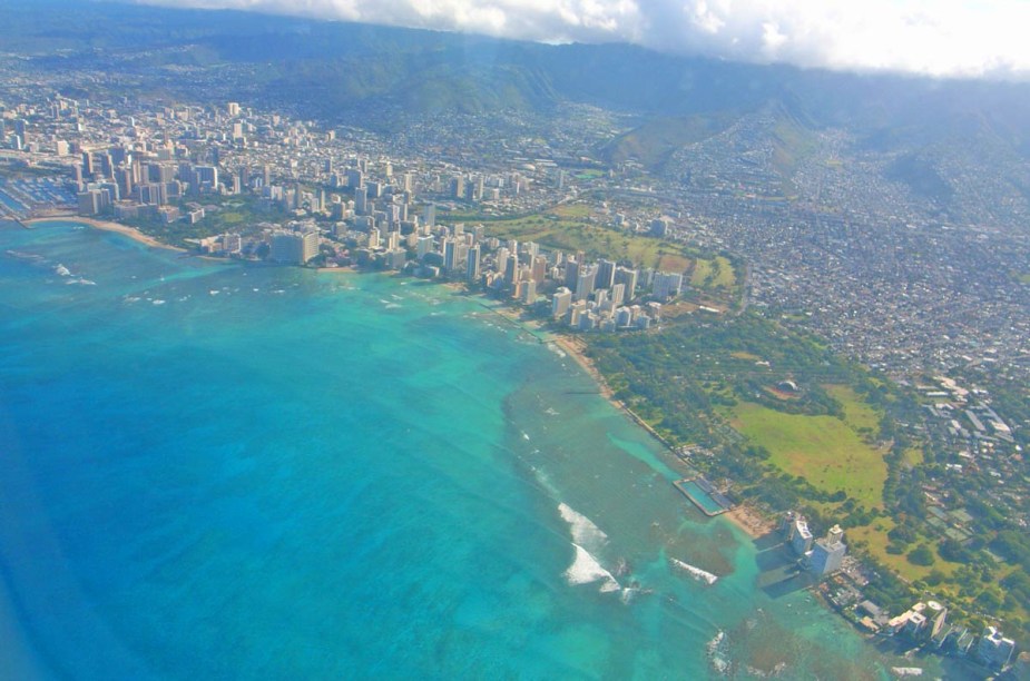 Vista panorâmica de <a href="https://viajeaqui.abril.com.br/cidades/estados-unidos-honolulu" rel="Honolulu" target="_blank">Honolulu</a>, no Havaí
