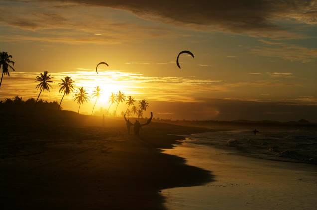 O pôr do sol de Cumbuco é famoso O pôr do sol de Cumbuco é famoso