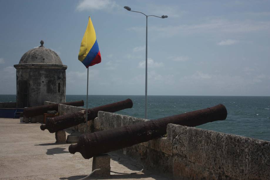 Os canhões apontados para o mar são o destaque do Castelo de San Felipe