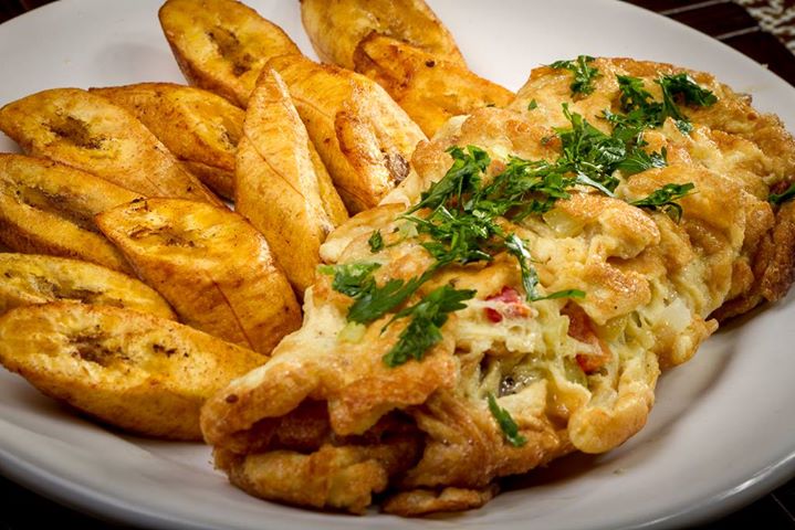 A omelete joujou do Biyou'Z pode ser recheada com tomate, sardinha e presunto
