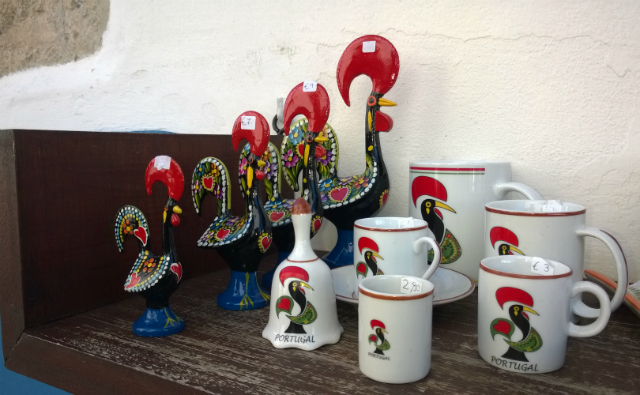 O famoso galo de Barcelos, símbolo de Portugal (foto: Renata Hirota)