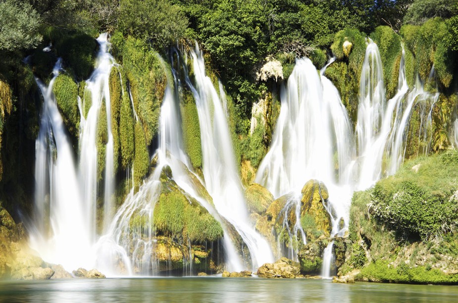 Algumas áreas do Parque Nacional dos Lagos de Plitvice podem ser visitadas durante o verão, enquanto outras ficam fechadas para o público no inverno