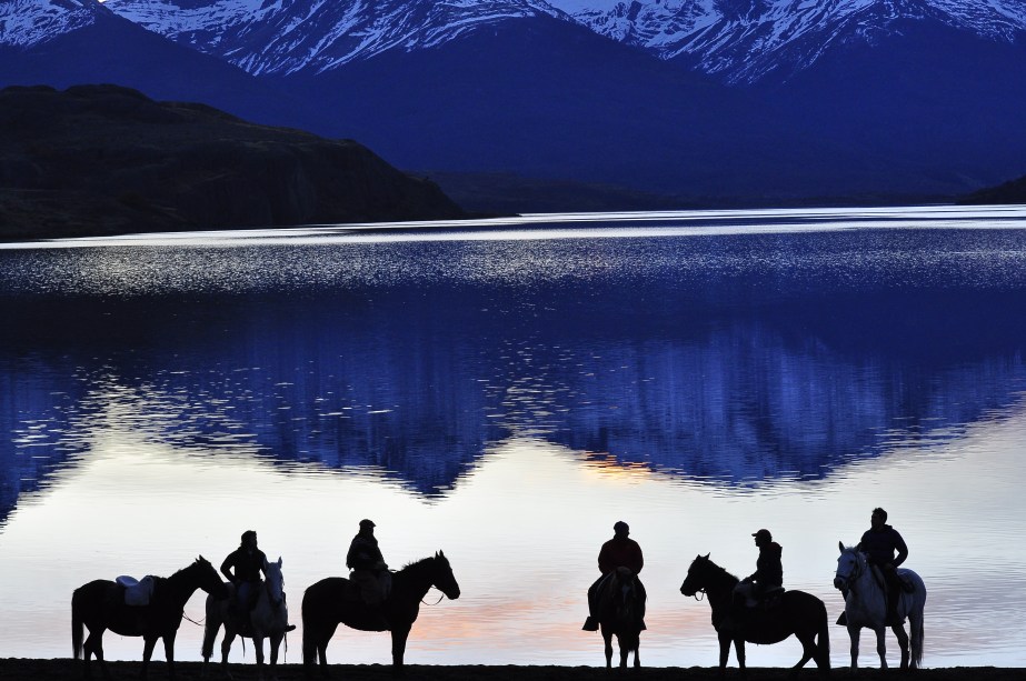 Cavalgada na Laguna Sofia, na Patagônia Chilena