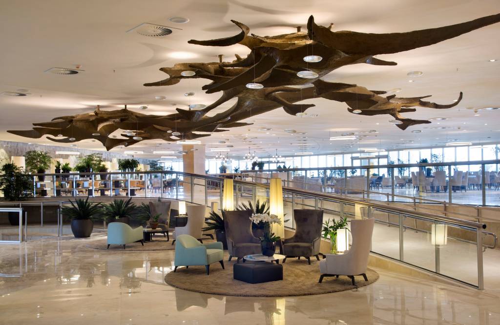 O lobby do hotel foi pensado pela arquiteta Débora Aguiar. (Foto: Denilson Machado/Divulgação)