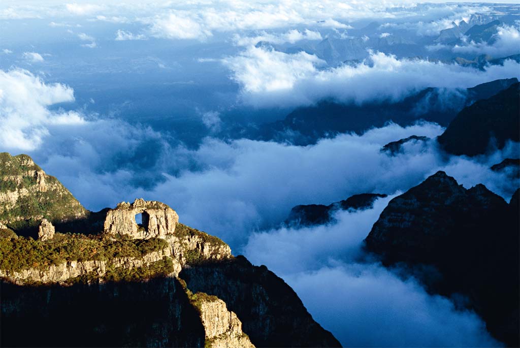A Pedra Furada, marco natural do Morro da Igreja