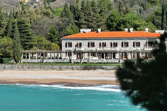 rs935_aman-sveti-stefan-villa-milo%c4%8der-exterior-and-beach