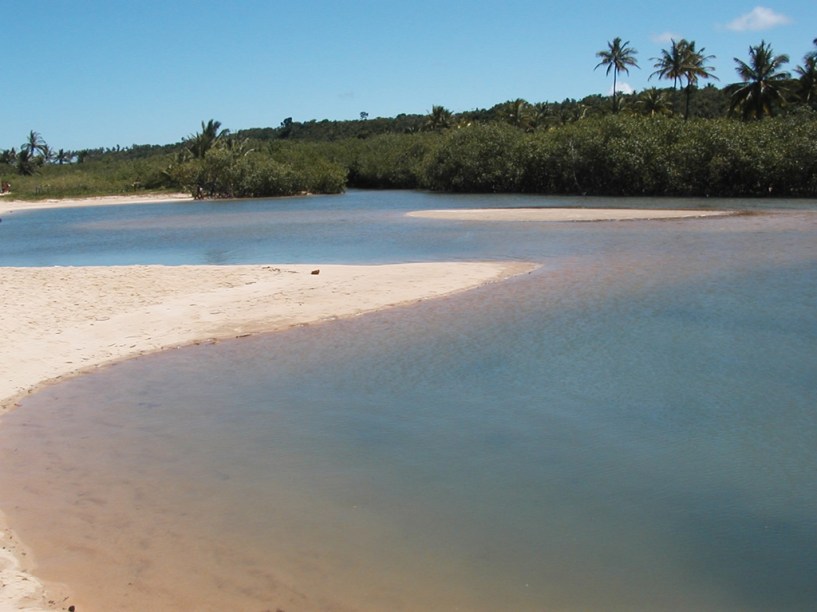 A Praia dos Nativos é a que fica em frente ao mirante do Quadrado de Trancoso