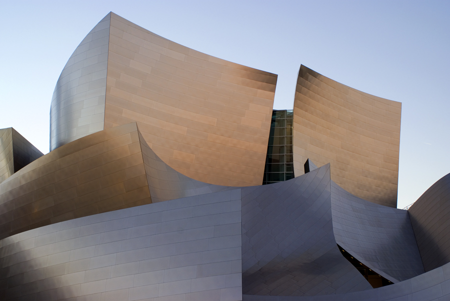 Se acha que o Walt Disney Concert Hall parece o Guggenheim Bilbao, você está certo: o arquiteto é o mesmo, Frank Gehry