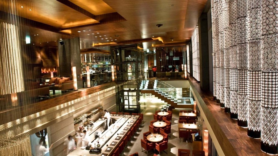 O Zuma, em <a href="https://viajeaqui.abril.com.br/cidades/emirados-arabes-unidos-dubai" rel="Dubai" target="_blank">Dubai</a>, já esteve na lista dos melhores restaurantes do mundo pela revista Restaurant
